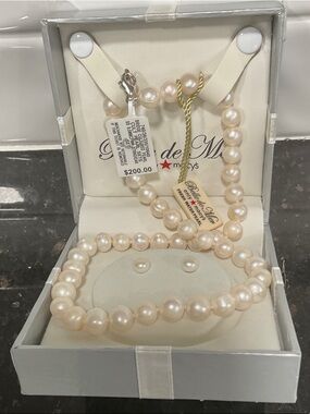 Macy's Pearl Necklace and earrings Set - Ivory Luster